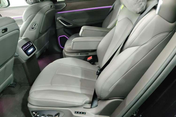 Used Denza N9 2025 Flagship Model
