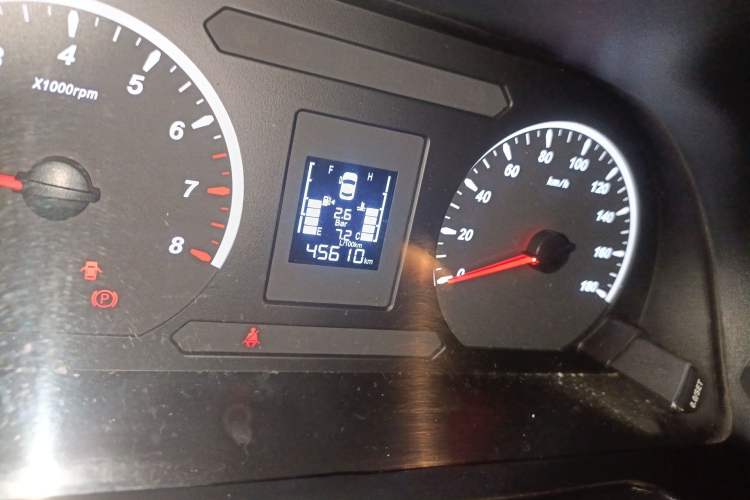 Used FORTHING Lingzhi 2022 M5L 1.6L Utility Model 7 Seats Odometer Close Up