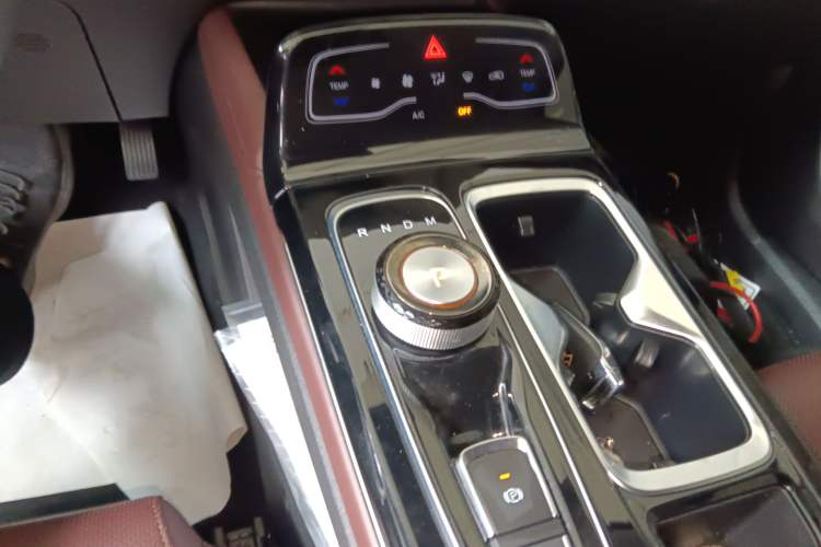 Used SOL QX 2021 300T DCT Prestige Smart Connectivity Version Gear Lever