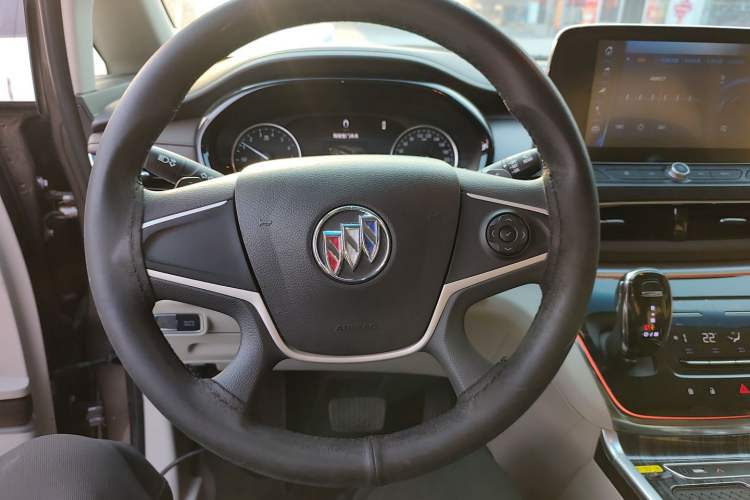 Used Buick GL8 2023 Land Executive Class Comfort Model
