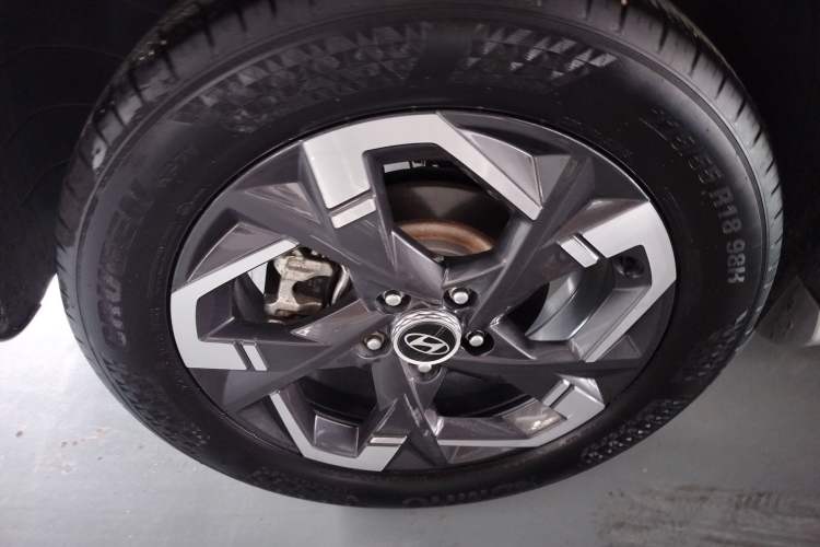 Used Hyundai ix35 2023 Musso 2.0L Prestige LUX Edition Right Rear Wheel Hub