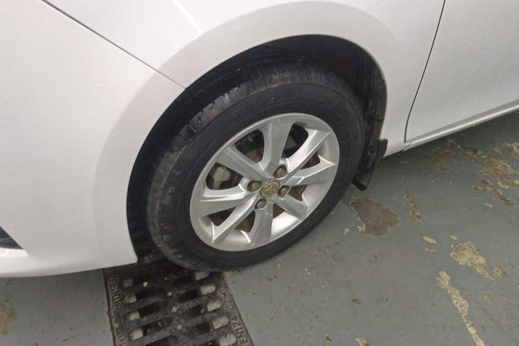 Used Toyota YARiS L Zhi Xuan 2015 1.5E Automatic Charm Edition