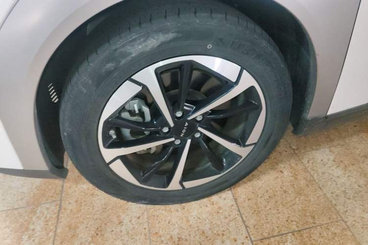 Used AION Y 2022 Plus 70 Smart Edition Left Front Wheel Hub