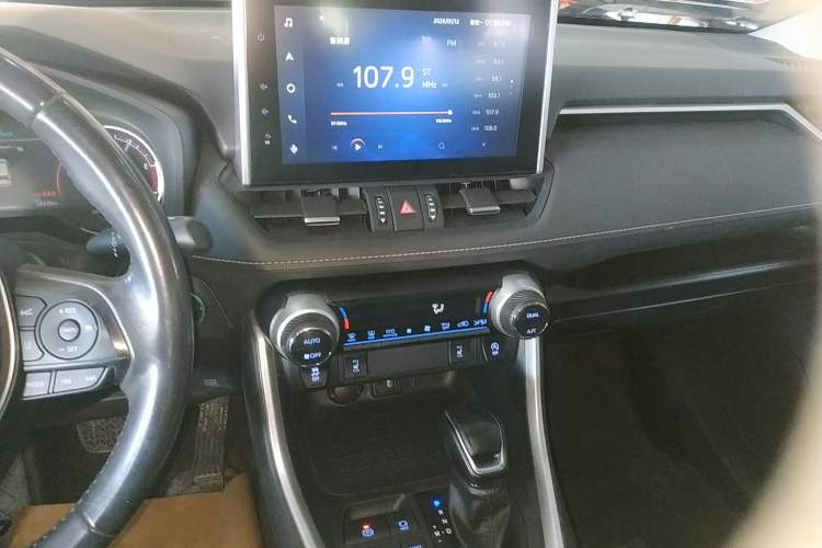 Used Toyota RAV4 2022 2.0L CVT Two-Wheel Drive Fashion Plus Edition
