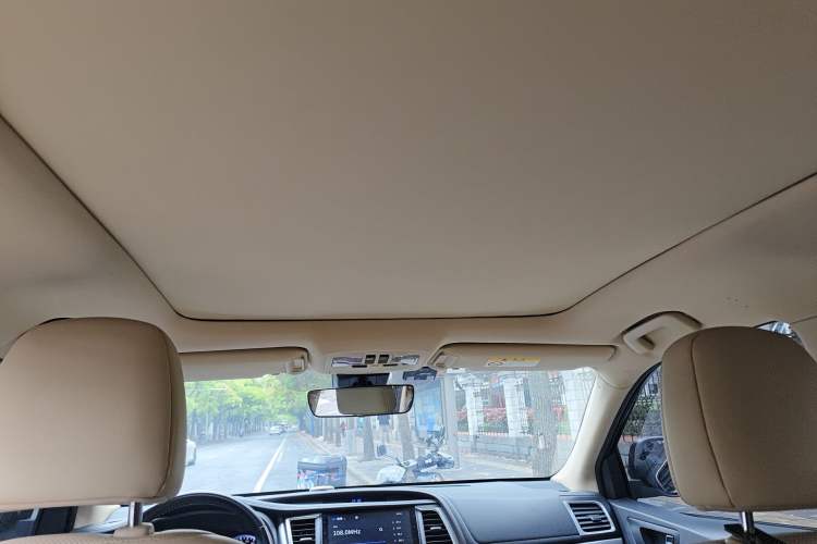 Used Toyota Highlander 2018 2.0T Four-Wheel Drive Prestige Version 7 Seats China VI Standard Headliner