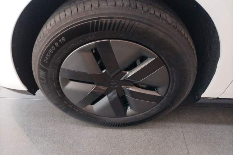 Used Li Auto MEGA 2025 Ultra Smart Refreshed Edition