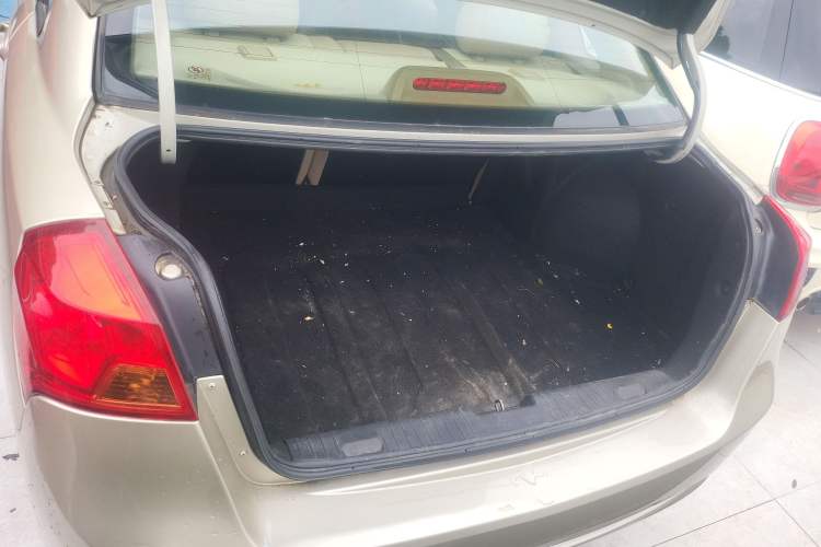 Used Buick Excelle 2013 1.5L Automatic Classic Model Trunk