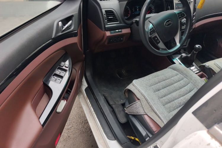 Used BYD Surui 2015 Revised Version 1.5L Manual Luxury Edition