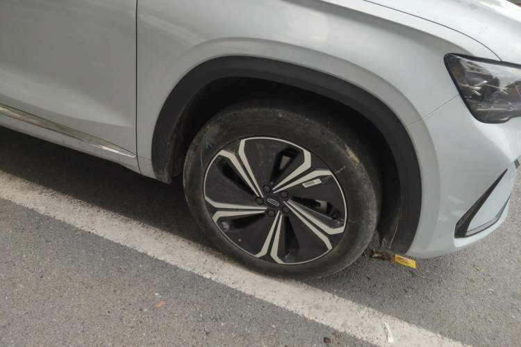 Used Geely Auto Monjaro L 2022 1.5T Leishen Hi·F Plug-in Hybrid Super Xun Right Front Wheel Hub