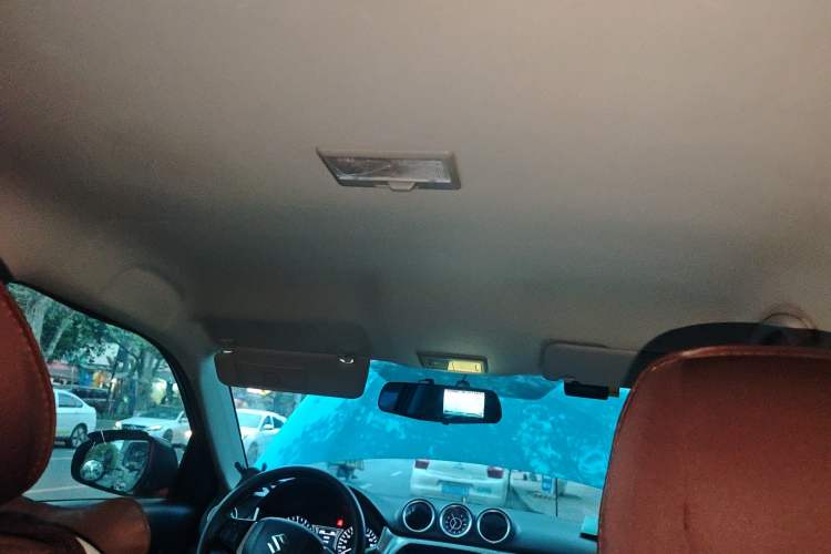 Used Suzuki Vitara 2016 1.6L Manual Two-Wheel Drive Entry-Level Trim Headliner