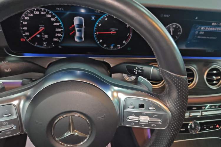 Used Mercedes-Benz E-Class 2019 Restyled E 300 L Sporty and Stylish Edition Gear Lever