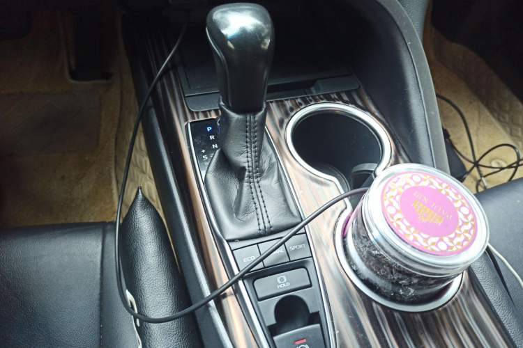 Used Toyota Camry 2018 2.5G Luxury Edition Gear Lever