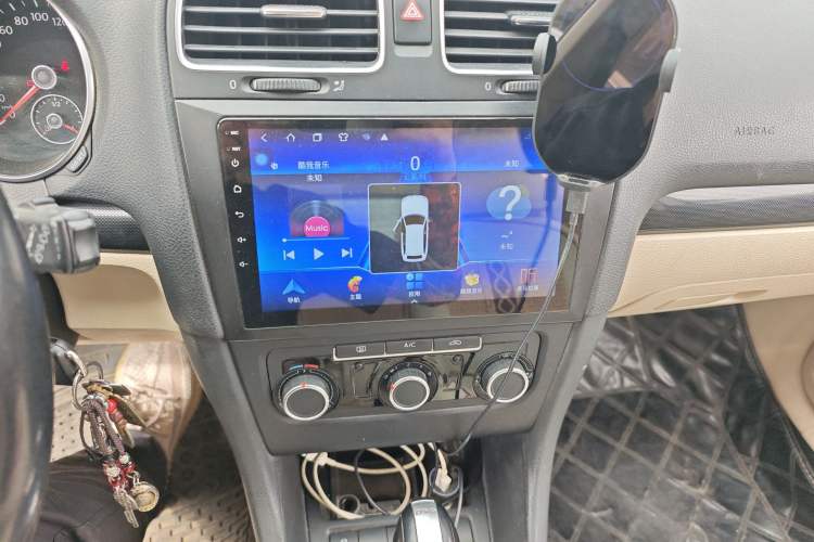 Used Volkswagen Golf 2012 1.4 TSI Automatic Comfort Edition Audio And AC Panel