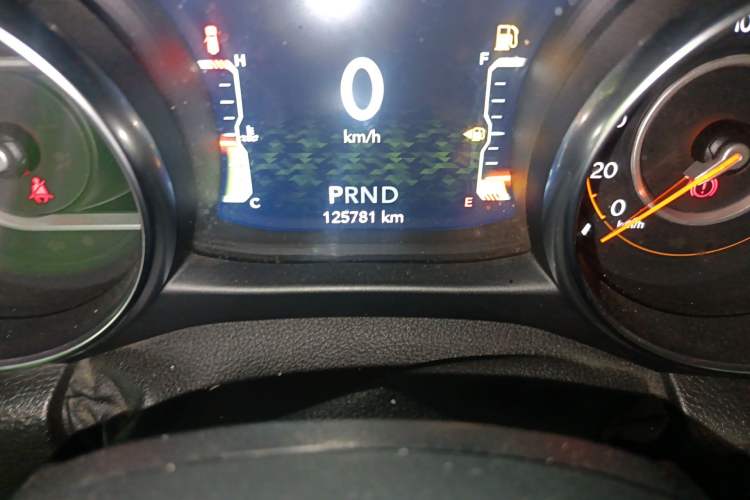 Used Jeep Wrangler 2019 2.0T Sahara 4-Door Version China V Standard Odometer Close Up