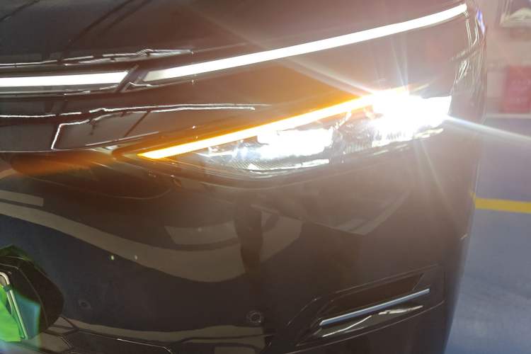 Used XPeng X9 2025 740 Ultra-Long Range Max