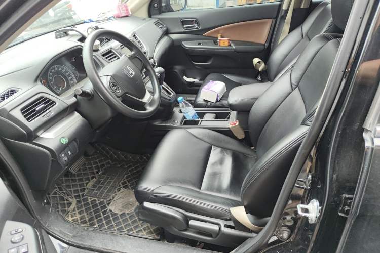 Used Honda CR-V 2016 2.0L two-wheel drive Urban Edition Driver Seat