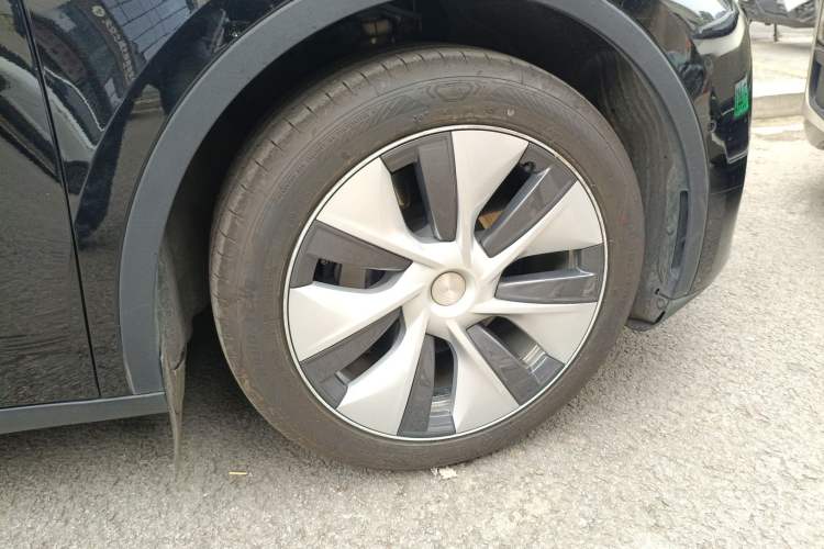 Used Tesla Model Y 2022 Revised Version Rear-Wheel Drive Right Front Wheel Hub