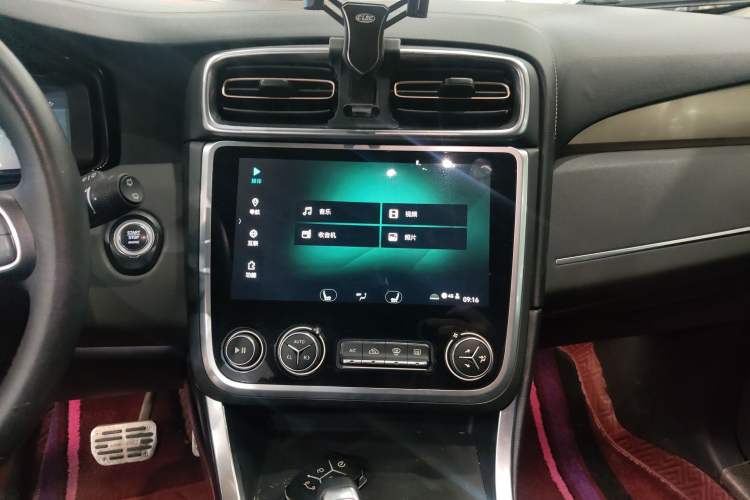 Used Lynk & Co 01 2017 2.0T Two-Wheel Drive Pro Edition Audio And AC Panel