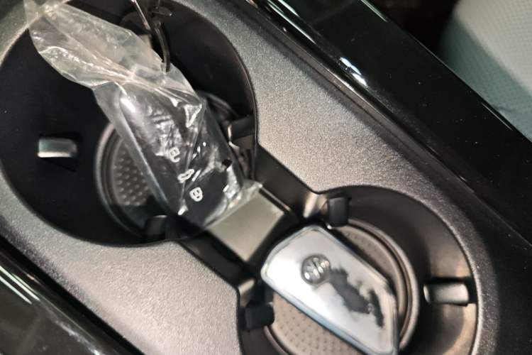 Used Volkswagen Tavendor 2024 380TSI All-Wheel-Drive R-Line Cruise Premium Edition
