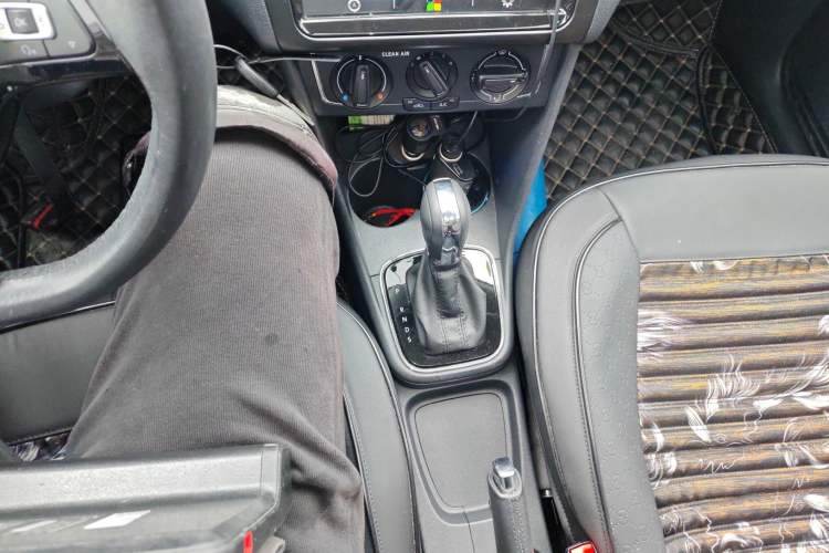 Used Volkswagen Polo 2016 1.6L Automatic Comfort Model
