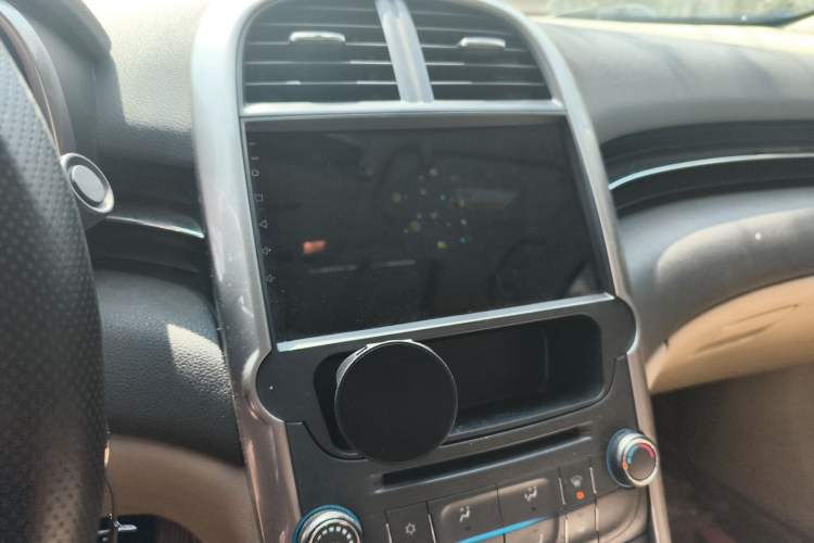 Used Chevrolet Malibu 2014 2.0L Automatic Comfort Edition Audio And AC Panel