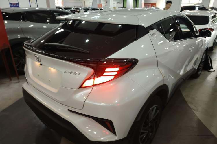 Used Toyota C-HR 2021 2.0L Luxury Edition Rear Right 45 Deg