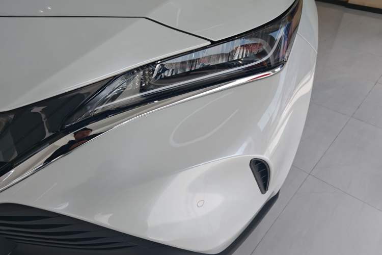 Used Toyota Harrier 2023 Dual-Engine 2.5L CVT Two-Wheel Drive Luxury Edition Left Front Headlight