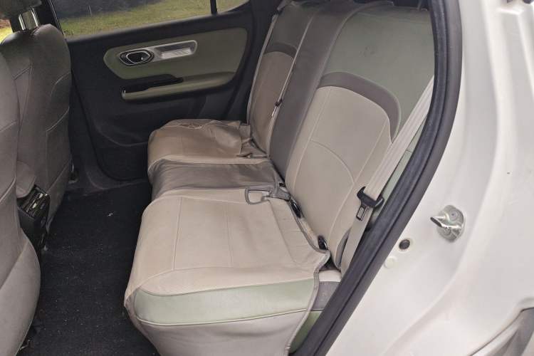 Used AION Y 2022 Plus 80 Smart Edition Left Rear Seat