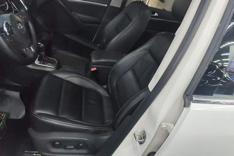 Used Volkswagen Tiguan 2016 280TSI Automatic Two-Wheel Drive Silk Road Comfort Edition Left Front Seat