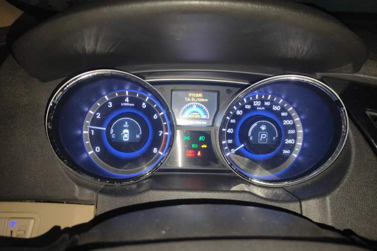 Used Hyundai Sonata 2011 2.0L Automatic Luxury Edition
