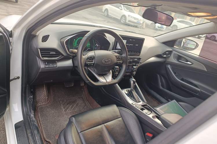 Used Hyundai Lafesta 2021 280TGDi DLX Luxury Edition Center Console