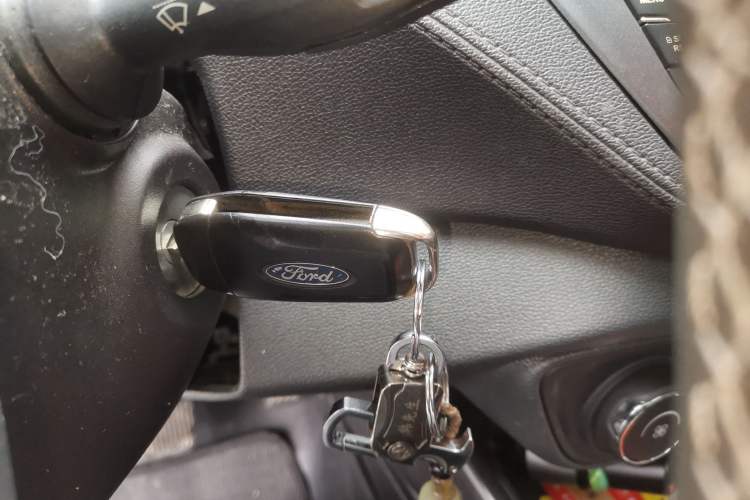 Used Ford Escort 2015 1.5L Automatic Fashion Model