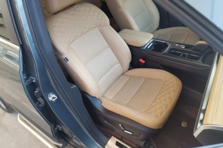 Used Geely Auto Haoyue L 2023 2.0T DCT Flagship Version