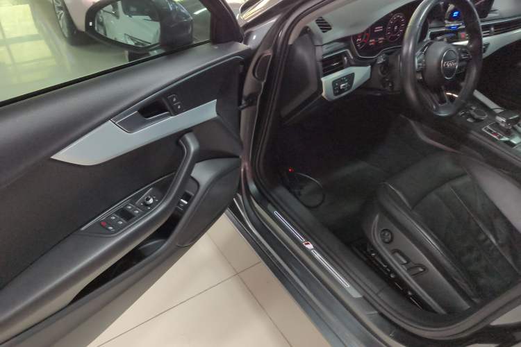 Used Audi A4L 2019 40 TFSI Fashion Edition China VI Emission Standard