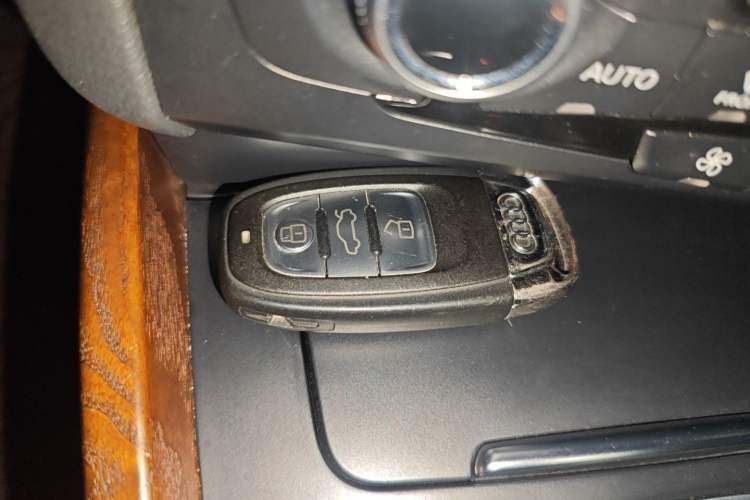 Used Audi Q5 2017 Plus 40 TFSI Technology Model
