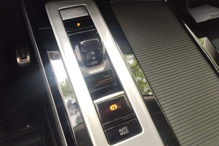 Used Volkswagen Tavendor 2023 380TSI Four-Wheel Drive R-Line Cruise Edition Gear Lever