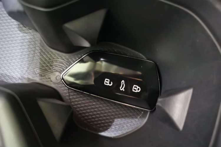Used Volkswagen ID.7 VIZZION 2024 PRO Model Vehicle Key