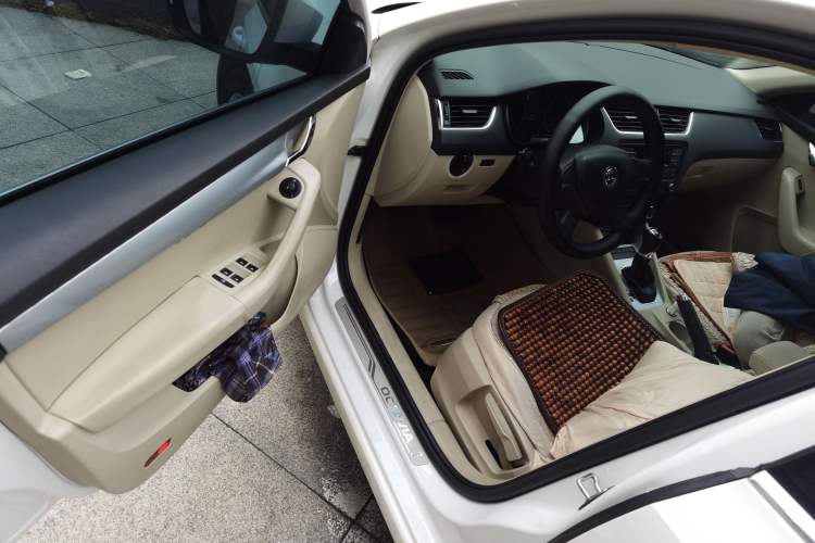 Used Skoda Octavia 2015 1.6L Automatic Yijie Edition
