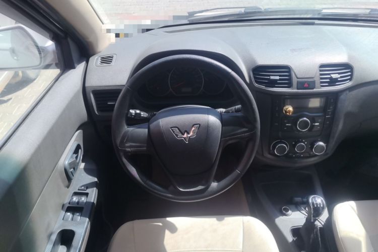 Used Wuling Hongguang 2014 1.5L S Standard Version