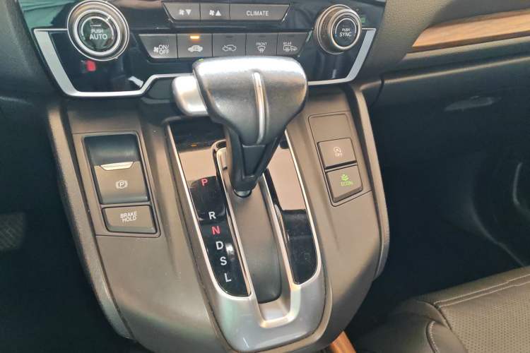 Used Honda CR-V 2019 240TURBO CVT 2WD Fashion Edition China V Gear Lever
