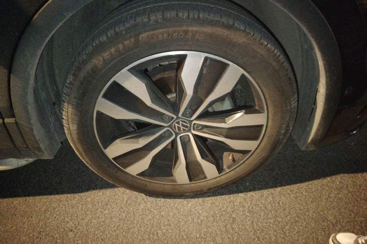 Used Volkswagen Tiguan L 2023 330TSI Automatic Two-Wheel Drive R-Line Flagship Edition