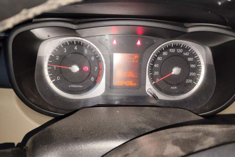 Used Venucia R50 2013 1.6L Manual Luxury Edition Instrument Cluster