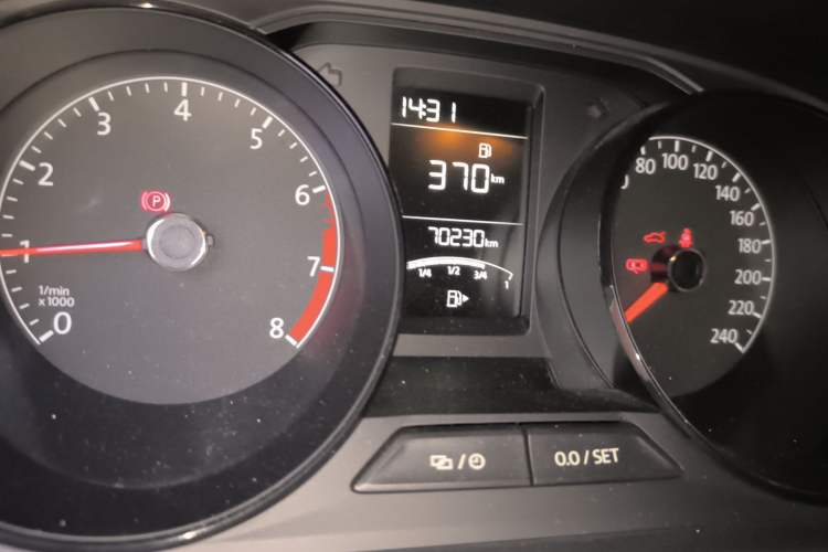 Used Volkswagen Lavida 2019 Lavida Start 1.5L Manual Fashion Edition China VI Standard Odometer Close Up