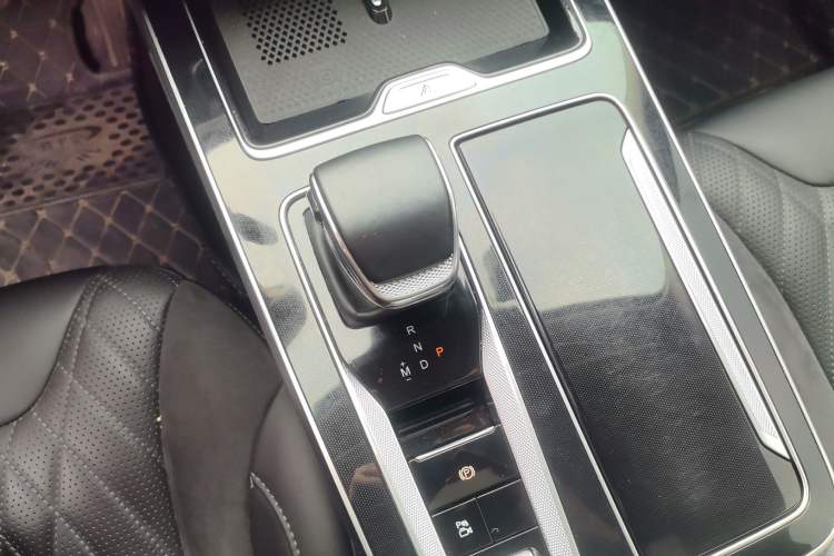 Used Hongqi HS5 2023 2.0T Qixiang Pro Edition
