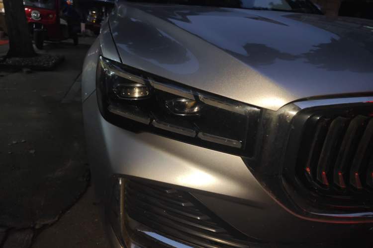 Used Geely Auto Monjaro L 2021 2.0TD High-Power Automatic All-Wheel Drive Luxury Version Right Front Headlight