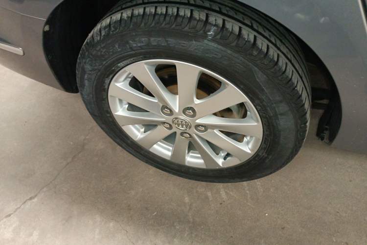 Used Buick GL8 2018 28T Luxury Model China VI Standard Exterior 5