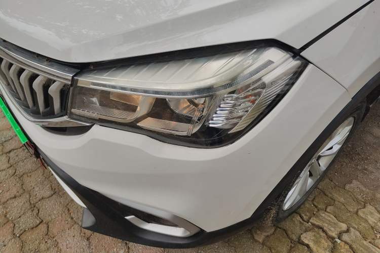 Used Brilliance V3 2017 1.5L Automatic Smart Version Left Front Headlight