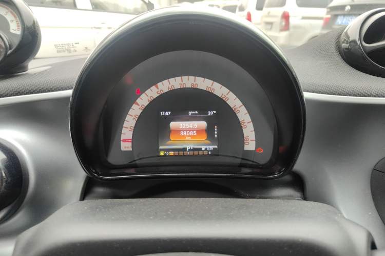 Used smart forfour 2016 0.9T 66 kW Pioneer Edition Instrument Cluster