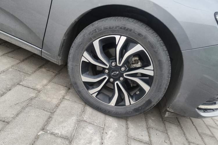 Used Chevrolet Monza 2019 RS 330T Automatic Comfort Edition China VI Standard Right Front Wheel Hub