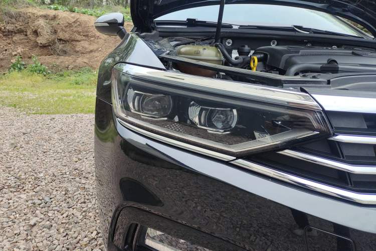 Used Volkswagen Magotan 2020 380TSI DSG Luxury Version Right Front Headlight